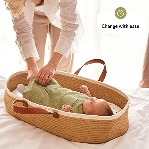 LittleLaughs Moses Basket with Muslin Blanket