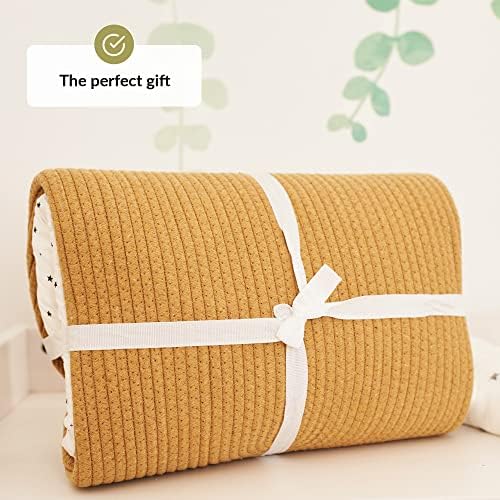 LittleLaughs Moses Basket with Muslin Blanket